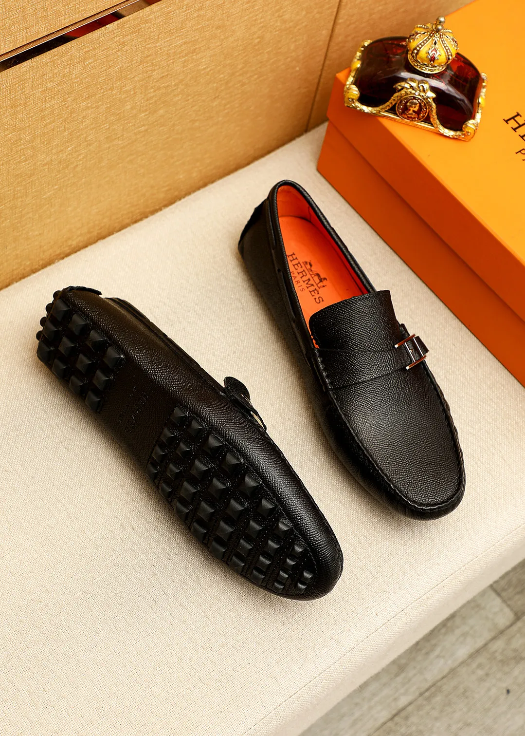 Men's shoes 💰380 💐 Product trademark: HERMES "Hermès" Doudou shoes Regular size: 38-44 (45.46.47🉑️Customized) Product materials: Selected imported first-layer cross-grain cowhide leather upper + luxury hardware buckle, imported pig leather lining. Strong three-dimensional visual effect, original outsole color: 1⃣️color optional